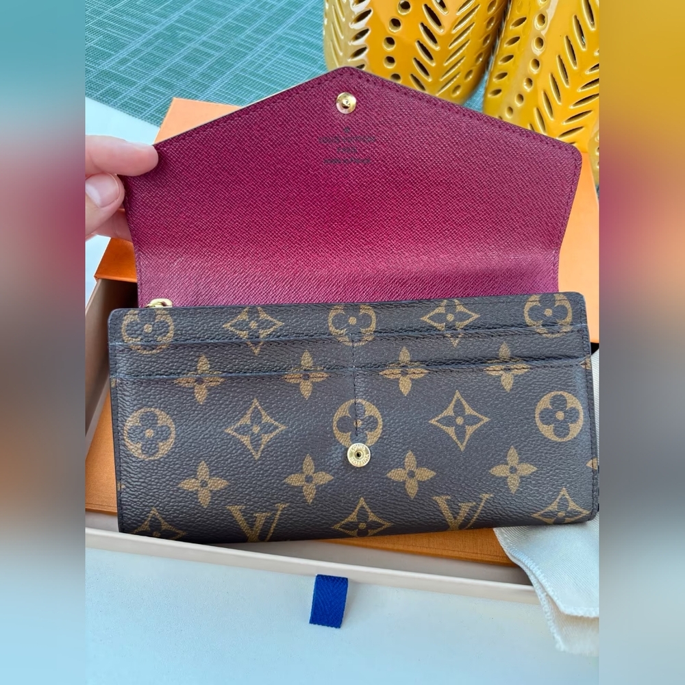 Louis Vuitton Monogram Sarah Wallet